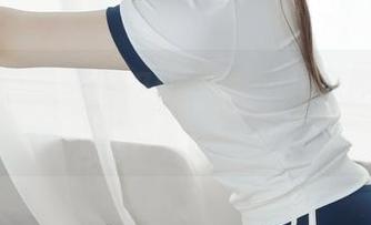 神秘？搞怪？Asagiriai的巫女服自拍原图，满满都是反差萌。