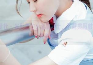 BoLoli菠萝社 – 光影里的小潘鼠护士，下载美图前请做好心理准备！