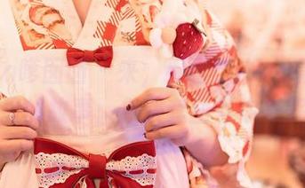 Feilin嗲囡囡 – 来，看看Celina青妍在浴缸里的故事：免费套图等你来解锁！