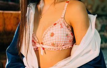 GIRLT果团网 – 松果儿的夏日高清壁纸，让人忍不住想点赞