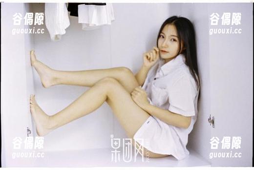 GIRLT果团网 - 看龚玥菲的裤里丝，图片让我联想到了‘什么才是生活的真谛’…答案就是：她的漂亮！