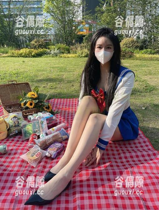 July芝岚 微密圈 - July芝岚的黑与白:精选出乎意料的美丽与戏谑