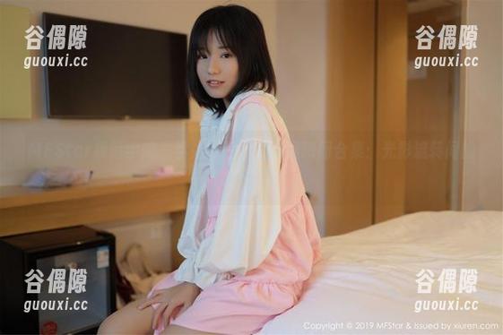 MFStar模范学院 - 学姐文静儿的私房瞬间合集：光影流转间的无言诱惑