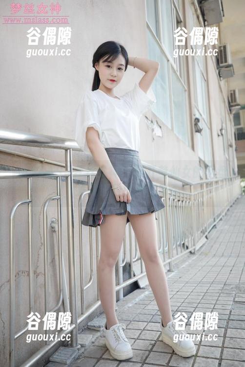 MSLASS梦丝女神 - 打开莹仙女的网盘，发现粉粉的秘密写真
