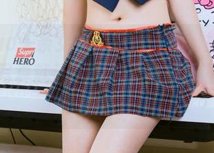 TouTiao头条女神 – 只需一眼，娜依灵儿的校服写真就让人想起无数校园趣事，免费哦！