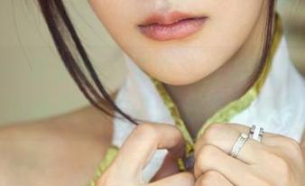 TuiGirl推女郎 – 王馨瑶红裙美图精选：这色调真的是让人心跳加速呀！