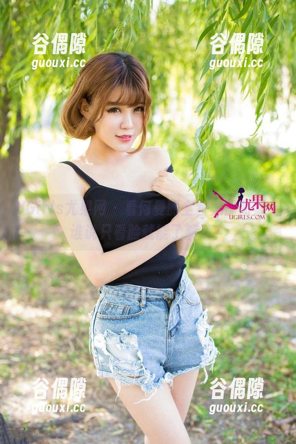 UGirls尤果网 - 看何曼丽全套美脚图集，谁说只看脸就能了解美？