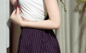UGirls尤果网 – 徐梓伊吊带写真：原图和光影交织的故事