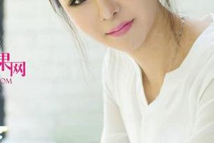 UGirls尤果网 – 温鈊怡的女友自拍，美图竟然可以无圣光下显得如此迷人，太有个性了。