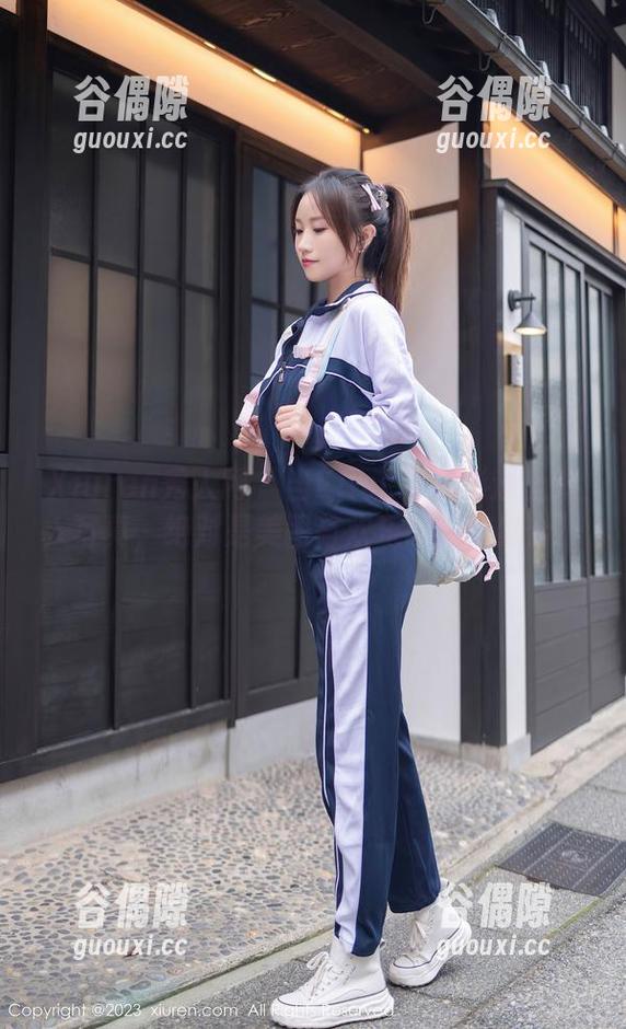 Xiuren秀人网 - 当Elise谭晓彤遇上双人写真，绝对是美图与欢乐的完美结合！