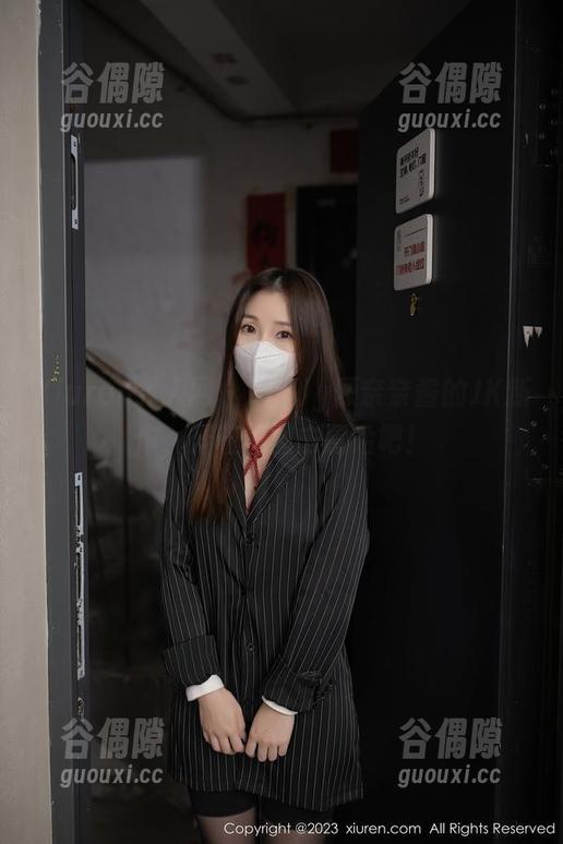 Xiuren秀人网 - Emily顾奈奈酱的JK新作，开着美图去冒险吧！
