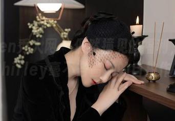 Xiuren秀人网 – 偶然撞见的福利，伍晓丽Shirley毫不吝啬她的自拍作品！