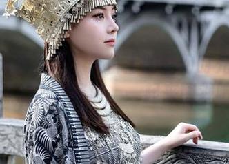 Xiuren秀人网 – 天台上的梦幻时光：小肉肉咪的图包资源，一起来围观吧！