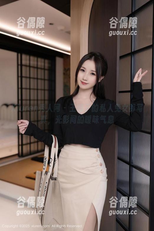 Xiuren秀人网 - 王俪丁的私人兔女郎写真，光影间的暧昧气息
