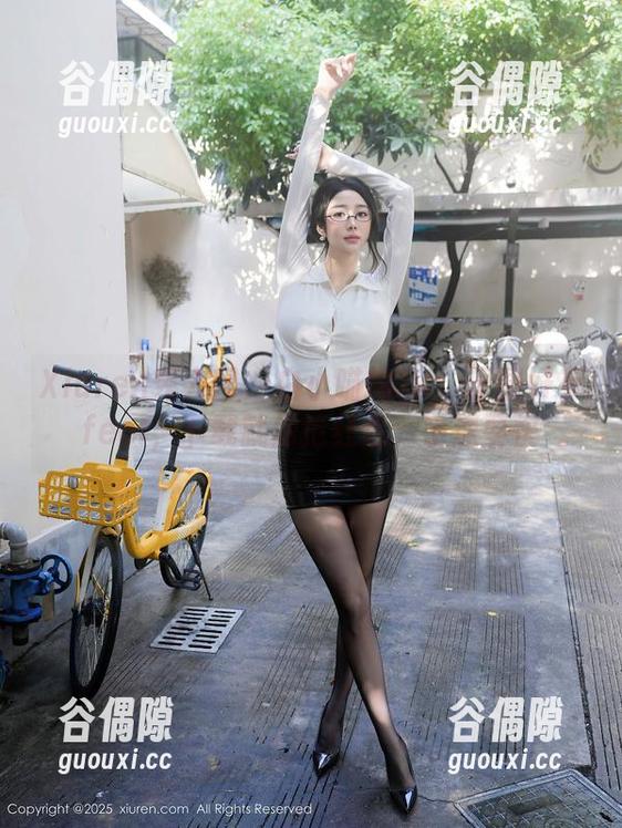 Xiuren秀人网 - 白小喵的JK：原图好有feel，下载就像抢红包，手速要快