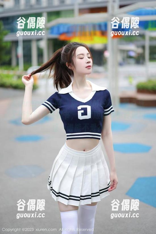 Xiuren秀人网 - 糯米NM的写真简直成了短裙时尚教科书，高清版的娇小玲珑风格，谁能不爱？