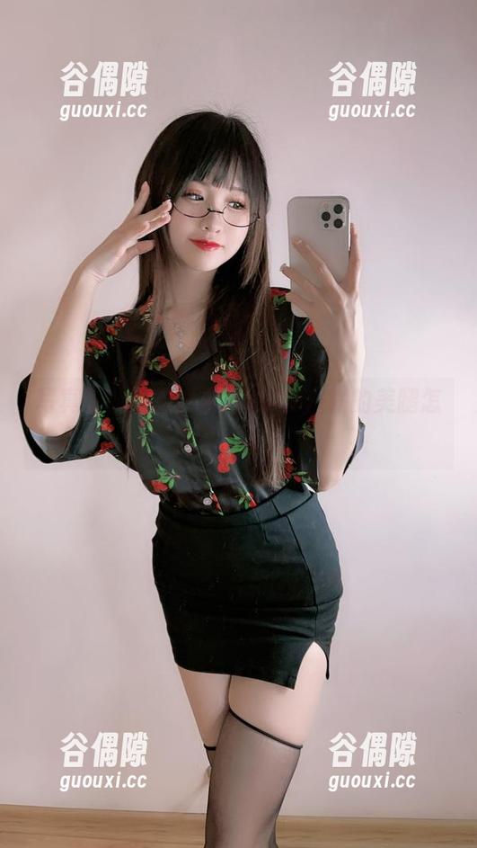 写真中的精彩瞬间，miko酱吖的美腿怎么那么吸引？