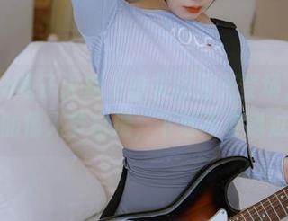 nyako喵子大魔王携美图闪亮登场，看看她的情人节自撮，下载不容错过！