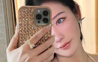 微密圈 – 没有皮衣的不爱笑的赛琳不可怕，高清图库里仍是女神！