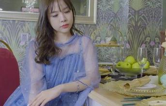 丽柜 – “下载婷婷比基尼原图，阳光海浪的完美搭配！”-别想着太多，感受一下那股热度。