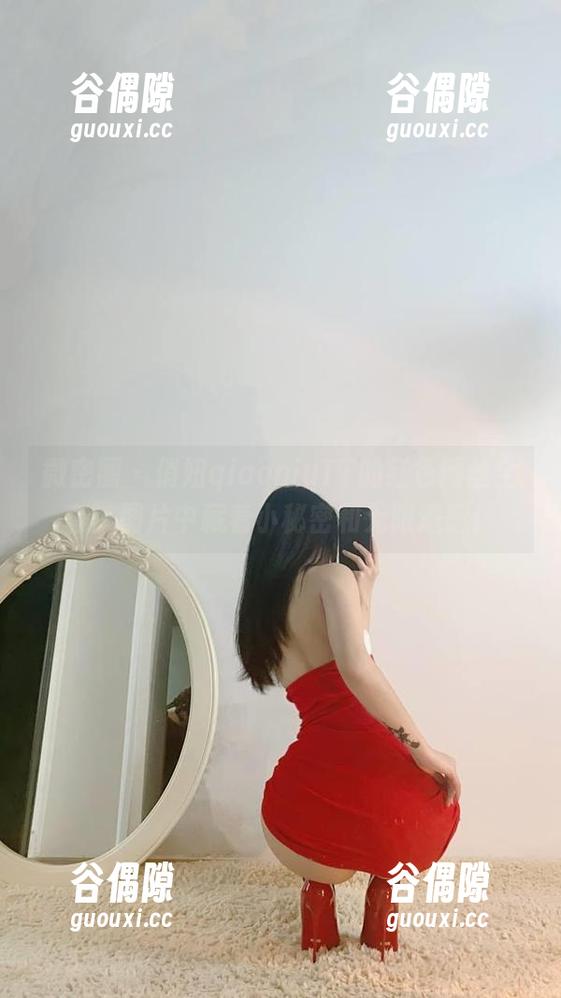 微密圈 - 俏妞qiaoniuTT的红色网丝全套：图片中藏着小秘密和无限遐想！