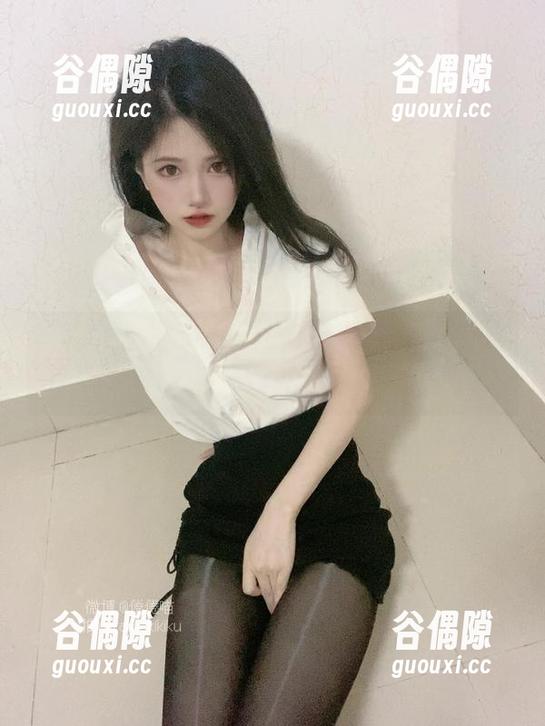 哎哟，倦倦喵的妹妹写真，这些图片真是让我肾上腺素飙升啊！