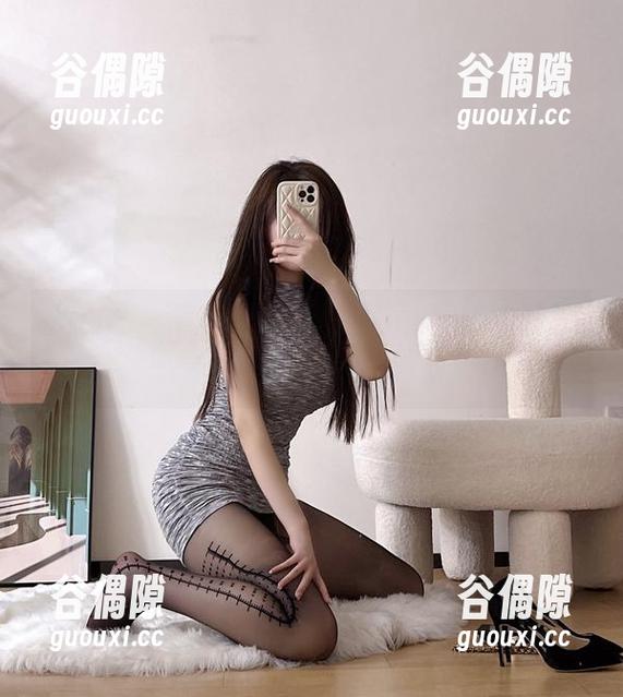 微密圈 - 魔鬼黑VS诱惑白，周妍希的高清美图让我一秒钟心动！