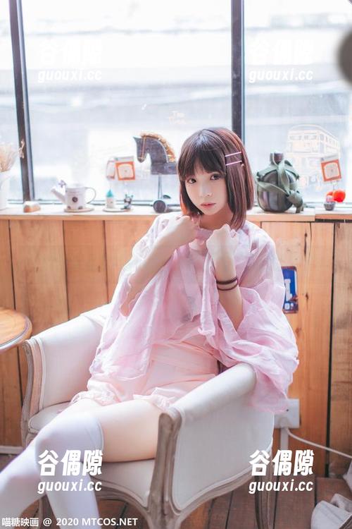 白裙少女图包：喵糖映画里的秘密冒险