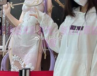 凹凸世界里的光影游戏：妖君白研的私拍隐藏版