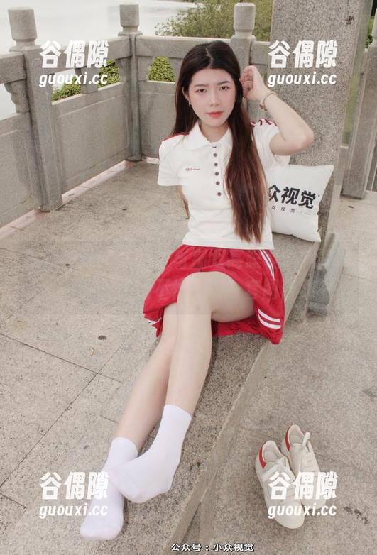 小众视觉-芳芳 小众视觉 - “芳芳与那双高跟鞋:我摔了一跤反正她不怕!”—套图合集