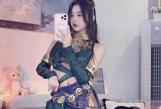 不要犹豫，小小奶瓶儿的白开水毛衣定制版作品，下载后让你暖暖的！
