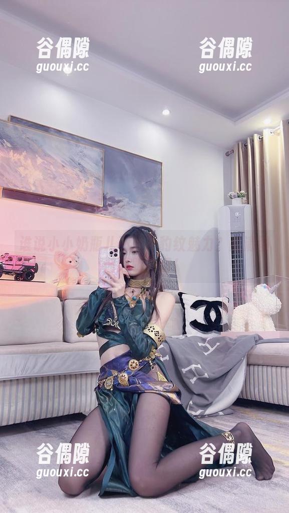 谁说小小奶瓶儿不能有豹纹魅力？高清图册证明一切！