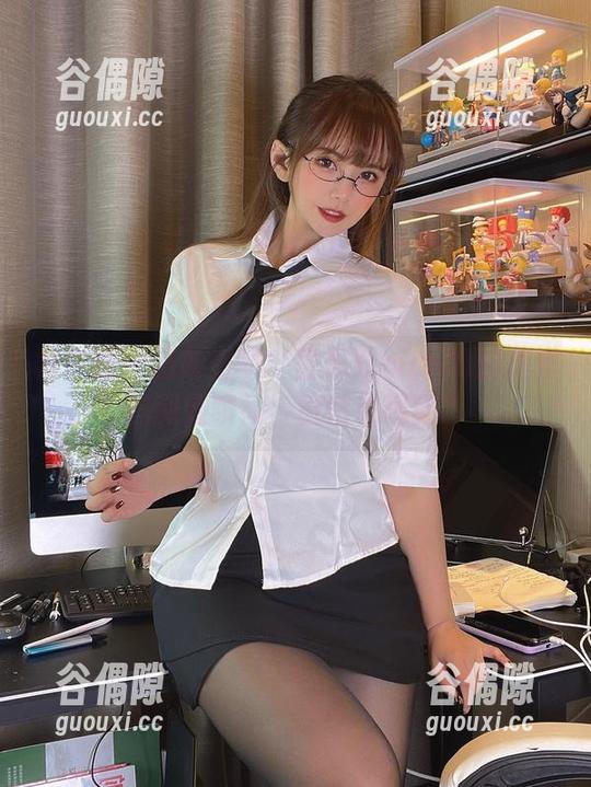 微密圈 - 最新资源！张思允nice的油亮黑丝制服瞬间，童话或现实？