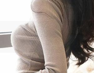 推女神 – 油亮写真分享：Lee小棠带来的光滑幻想