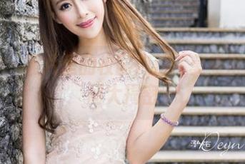 推女神 – 照片里的校园魔法：莫雅淇高清瞬间大揭密
