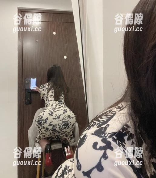 微密圈 - 是可馨耶泳装秀场：高清图片里的夏日日常和秘密