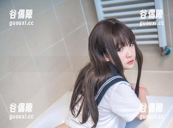 是青水写真合集：内衣自拍里的轻盈与妩媚