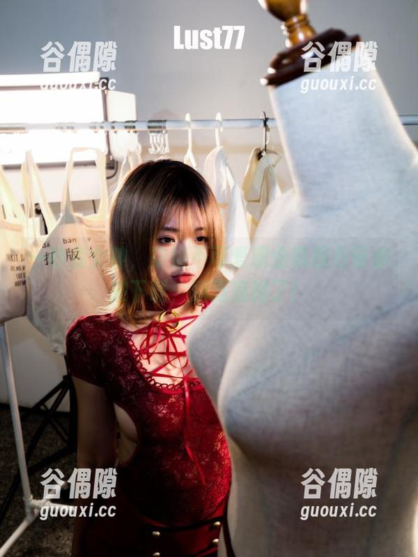 一秒变女神，柒柒不可爱职业装图包等你来下载，别再磨蹭了！