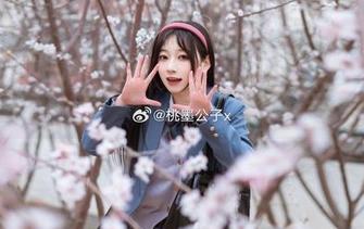 桃墨公子专属福利——希娜小姐的写真合集，有些波浪不止于海！