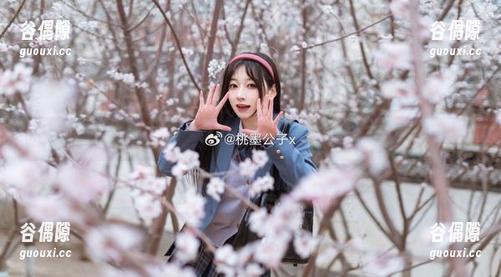 桃墨公子专属福利——希娜小姐的写真合集，有些波浪不止于海！