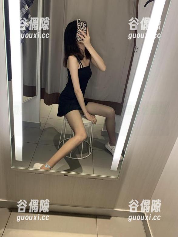 微密圈 - 看！桃脱了在高跟鞋里的轻盈瞬间，有点迷人呐…