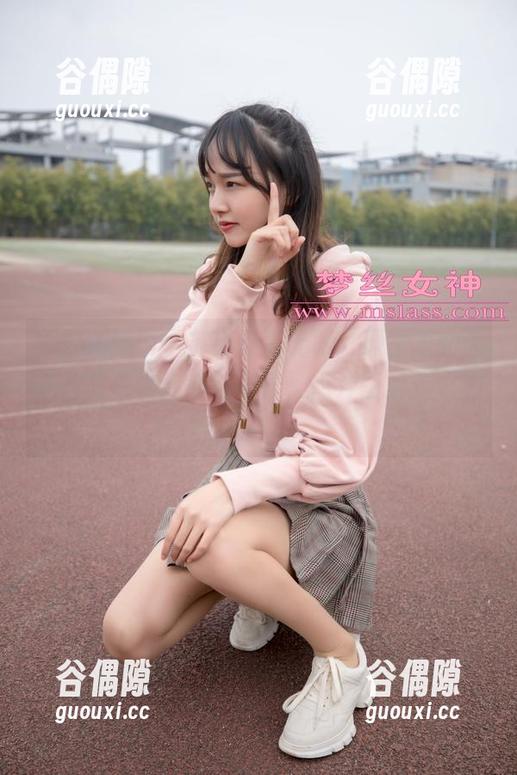 梦丝女神 - 小苏琪魅力无限，原图里的性感小嘴唇让人心动不已，点开图集走一遭！
