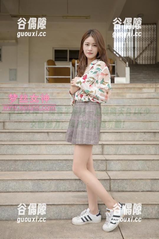 梦丝女神 - 跟着王娇娇一起领略天台JK少女的魅力，图片分享超养眼！