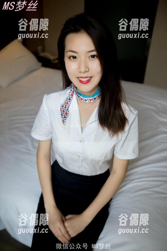 梦丝女神 - 苏柔在水手服里的舞动，私拍写真如此生动