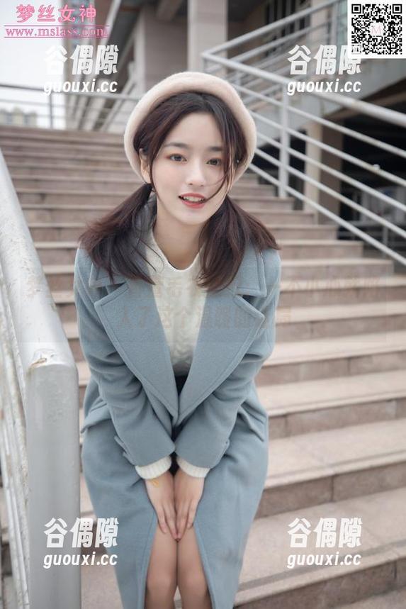 梦丝女神 - 香萱毛衣壁纸：一不小心就陷入了这个温暖的迷局