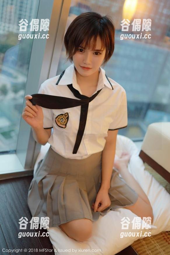 模范学院-萌琪琪Irene 模范学院 - 白衬衫下的萌琪琪Irene:分享她那些随机又精彩的瞬间,不得不说,她真是个天真烂漫的小家伙。