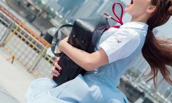 波萝社 – 旗袍vs猫九酱Sakura：不怕开车，就怕有人真撞！