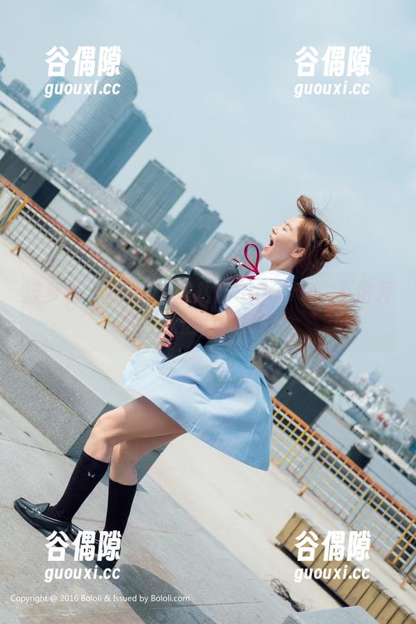 波萝社 - 旗袍vs猫九酱Sakura：不怕开车，就怕有人真撞！