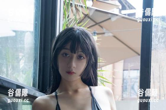 迎接梦境前的浅安安，在线写真让睡前故事更加心动
