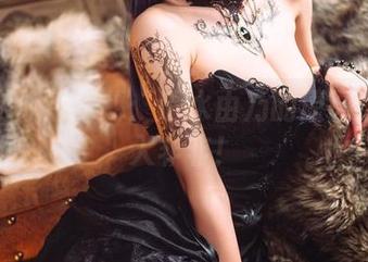 私房游泳池探秘：清水由乃的原图让人想入非非！